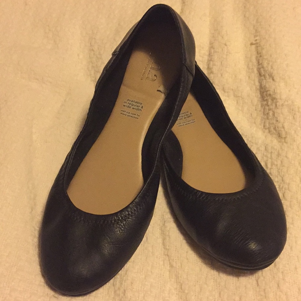 Ballet flats
